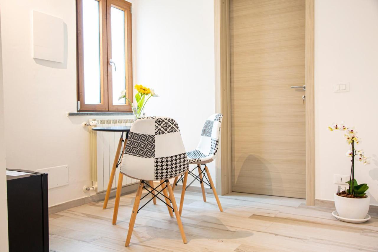 Suite Black And Wite Pisa Bagian luar foto